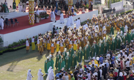 Pope to bring in a ton of humanitarian aid to remote Papua New Guinea as he celebrates periphery .jp